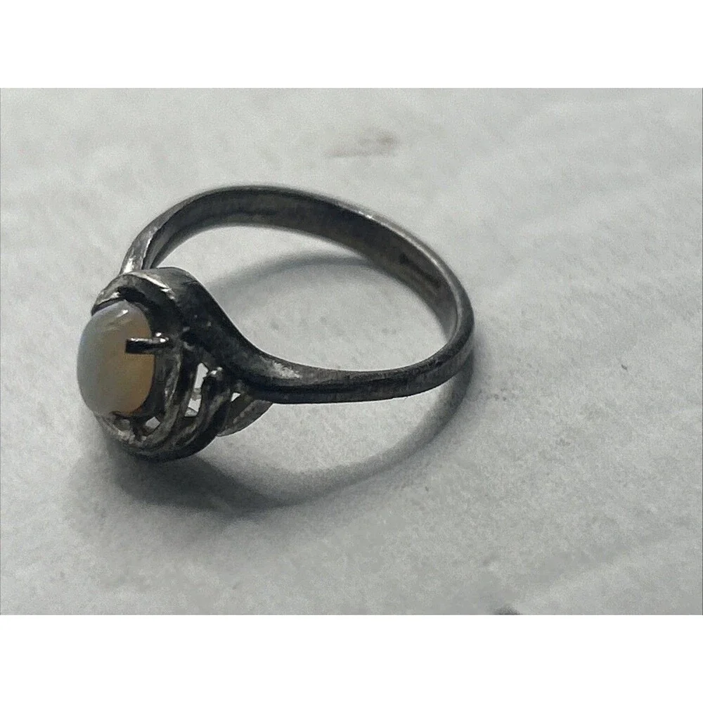 Vintage Sterling Silver Opal Ladies Ring size 5.5, 925